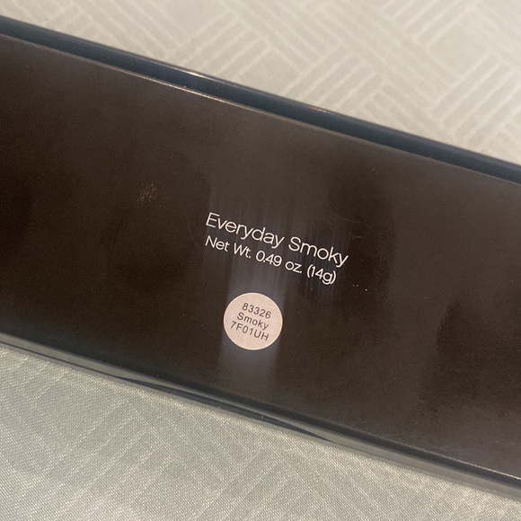 E.L.F. Everyday Smokey Eyeshadow Palette - Picture 5 of 5